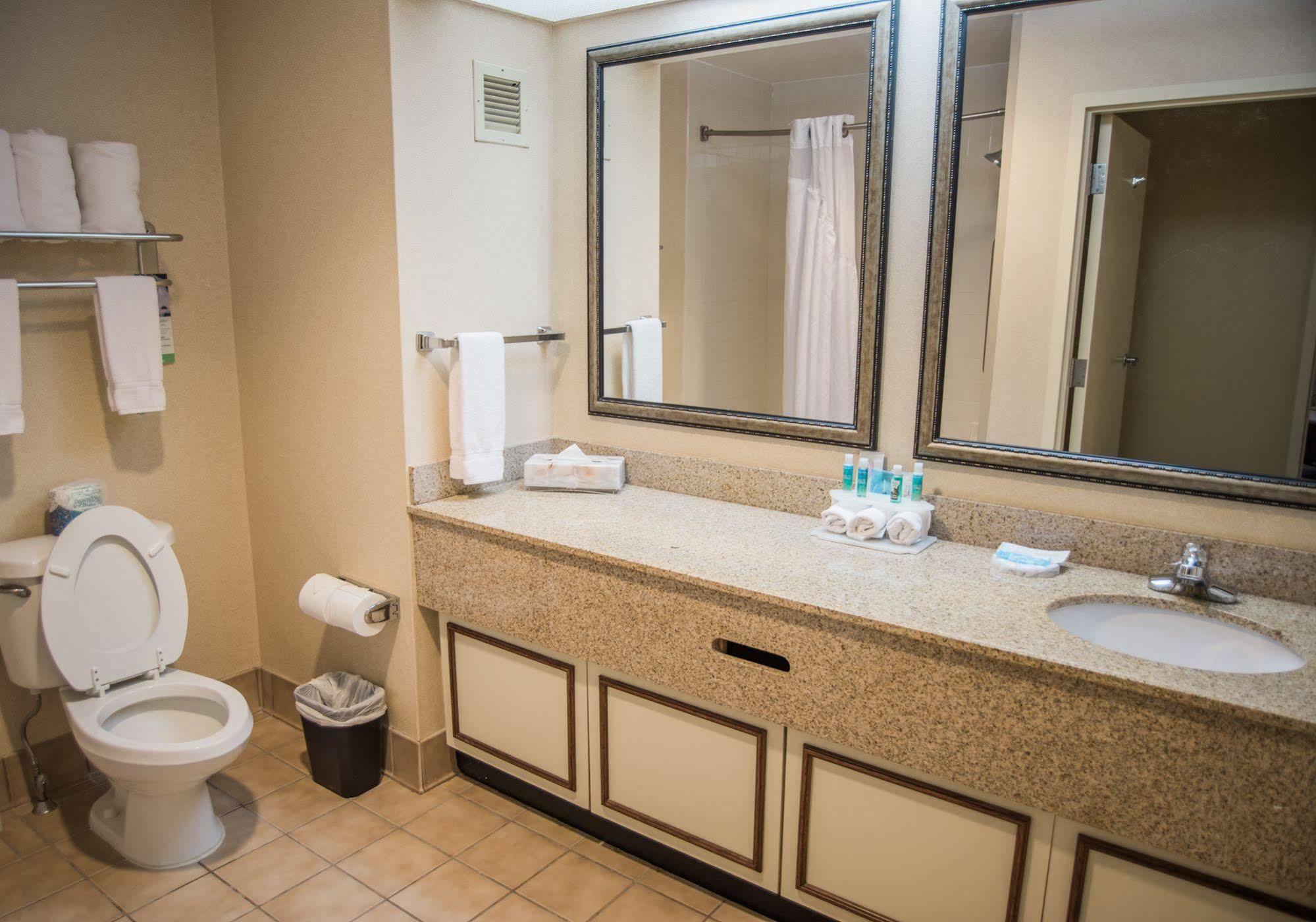 Holiday Inn Express Hotel & Suites Conover - Hickory Area By Ihg Extérieur photo