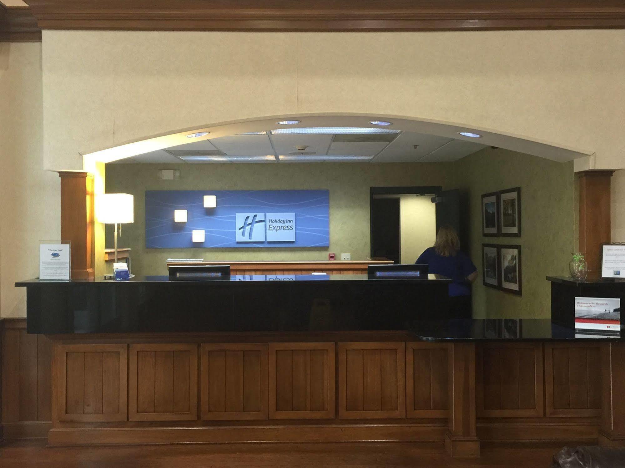 Holiday Inn Express Hotel & Suites Conover - Hickory Area By Ihg Extérieur photo